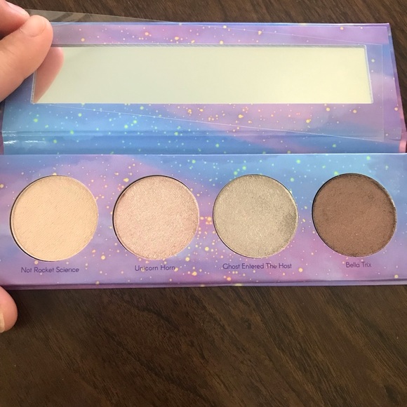 Space Case Cosmetics Eyeshadow Quad - Picture 2 of 4